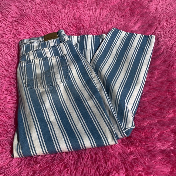 AEO all cotton medium blue wash and white striped jeans size 12 - Picture 6 of 7